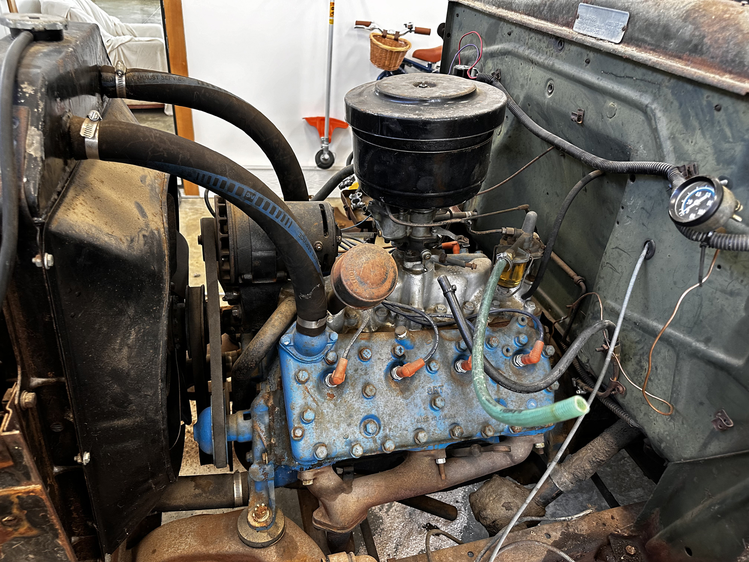 Running 1948 Ford 239 L Head Engine